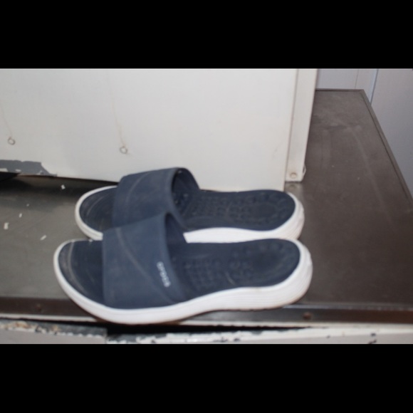 Used shoes - Picture 2 of 2